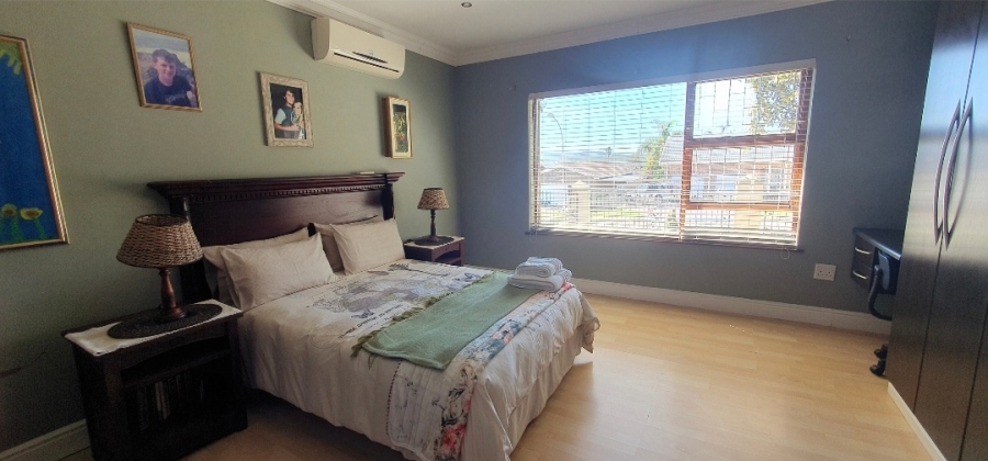 4 Bedroom Property for Sale in Strelitzia Park Eastern Cape
